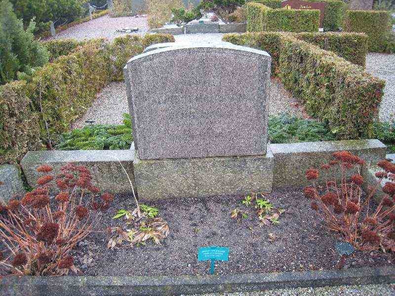 Grave number: NK V   106
