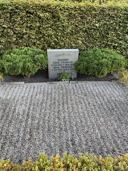 Grave number: NK X    13