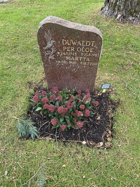 Hautatunnus: 2 C   932-933