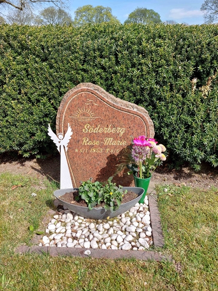 Grave number: HÖ 10   39