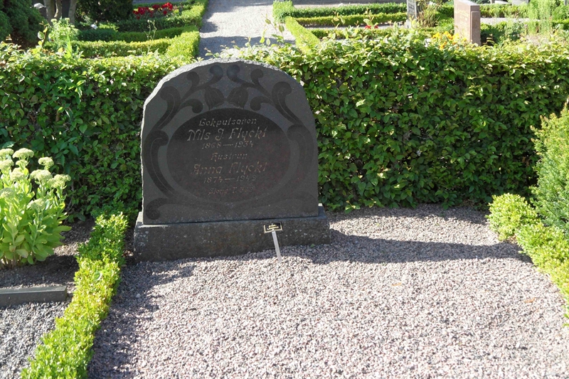 Grave number: ÖK 10     2a