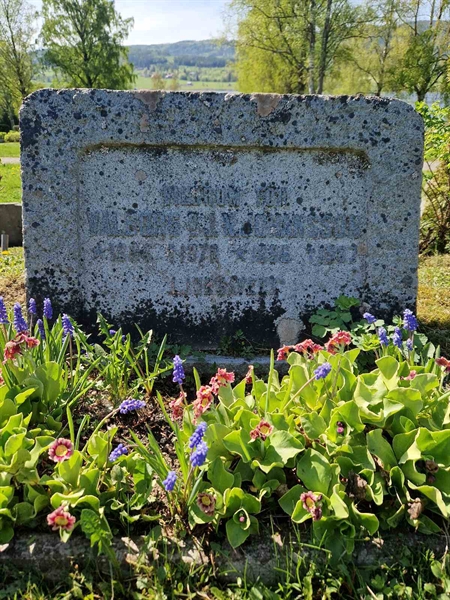 Grave number: 501 26 5271-5272