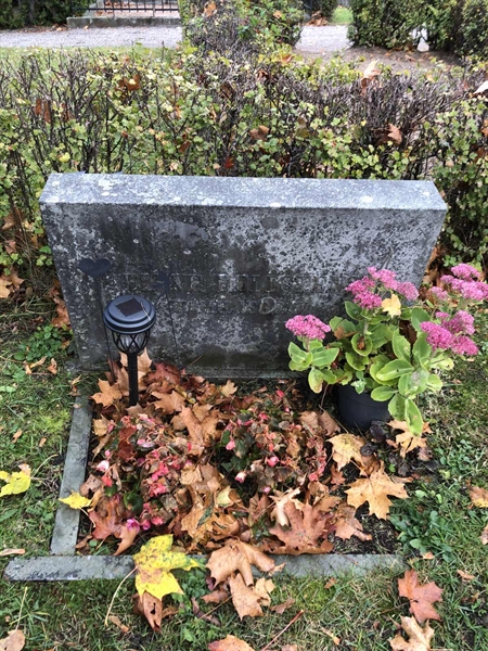Grave number: 1 H    12
