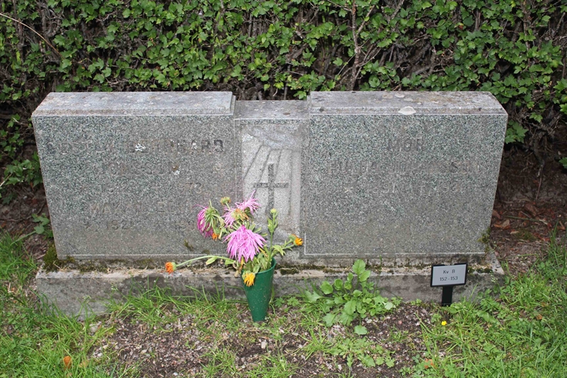Grave number: A B  152, 153, 154