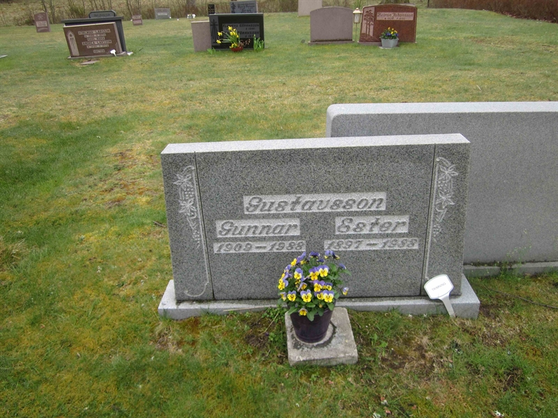 Grave number: 07 B    3