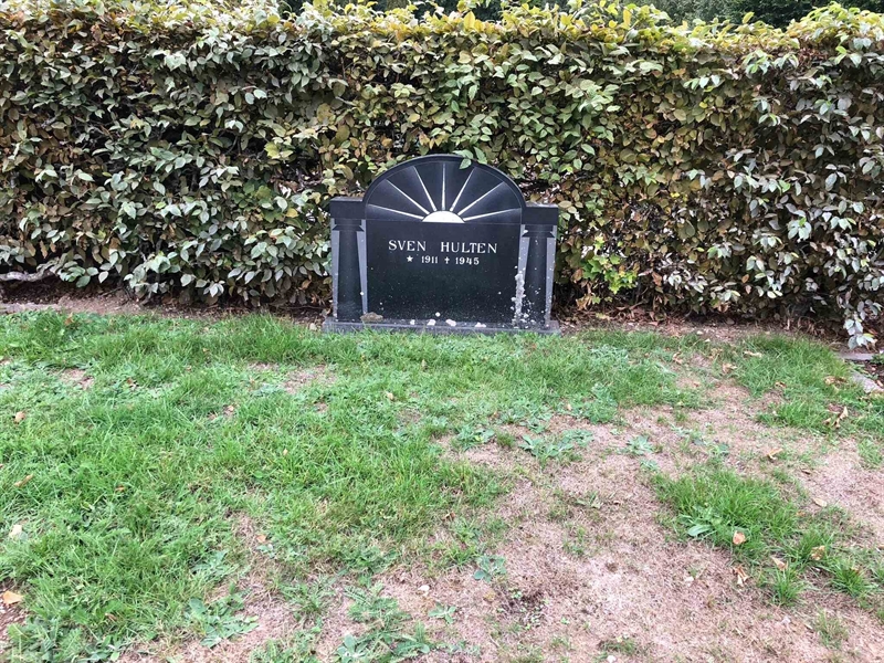 Grave number: RK S    33, 34
