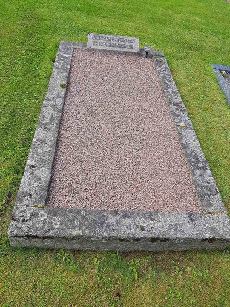 Grave number: 06 60237