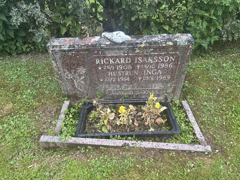 Grave number: 002 2   575