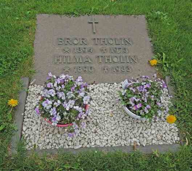 Grave number: SN D   131