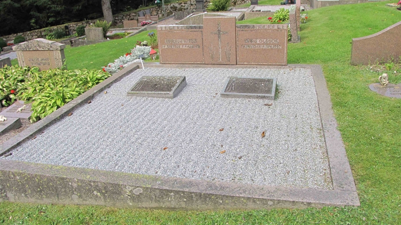 Grave number: HG MÅSEN   519, 520