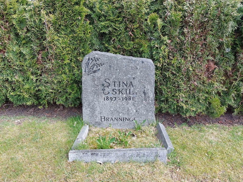 Grave number: HÖ 7   72