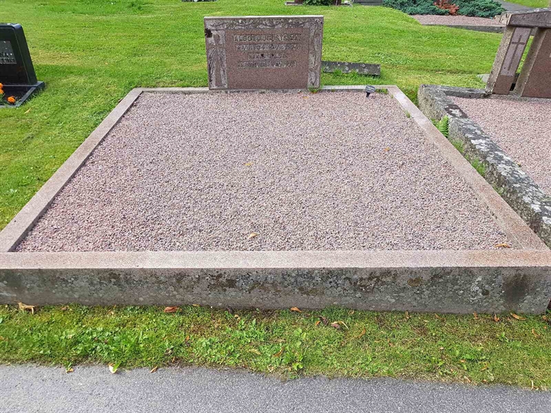 Grave number: 06 60335