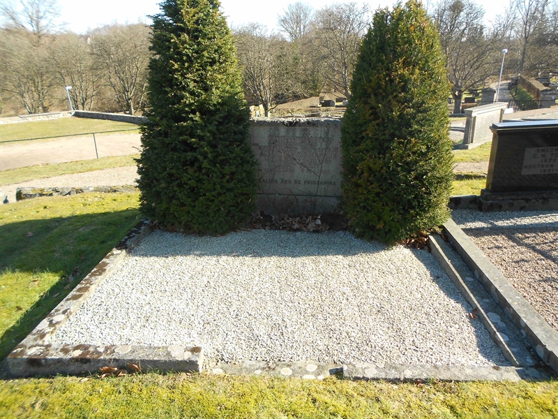 Grave number: NÅ G6   106, 107