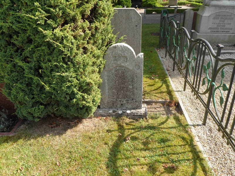 Grave number: SK E    19, 20, 21