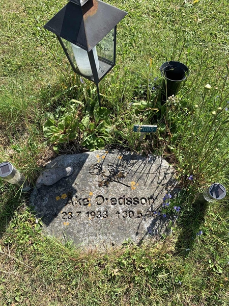 Grave number: R 07    85