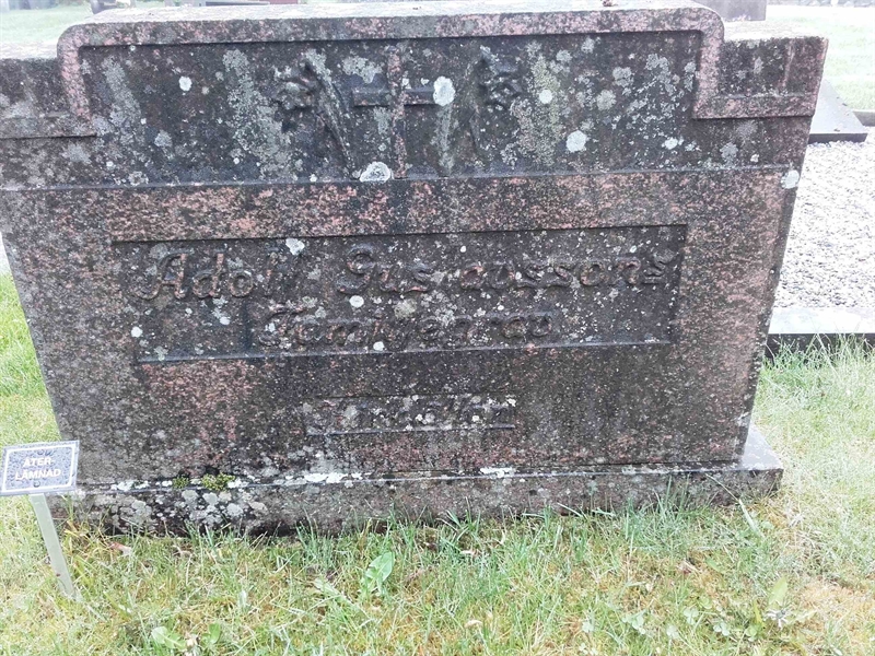 Grave number: ÅS G G G   100, 101