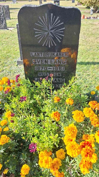 Grave number: VN B   124-125