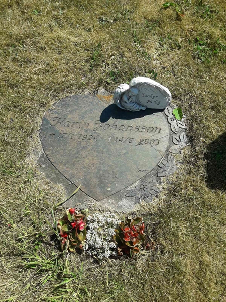 Grave number: TÖ 5   322