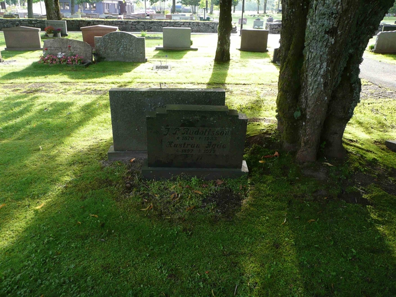 Grave number: 01 D   272, 273