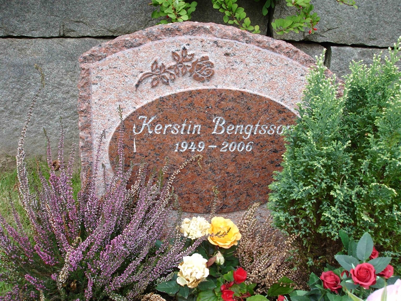 Grave number: B N URNA  345