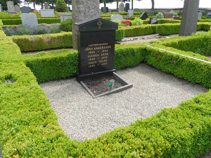 Grave number: HK 3    16