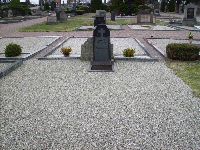 Grave number: LM 3 25  006