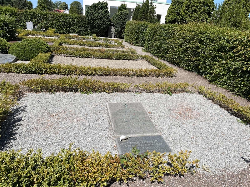 Grave number: NK G 78-80