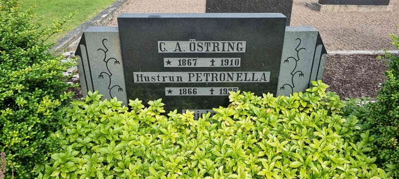 Grave number: LM 1 14  017