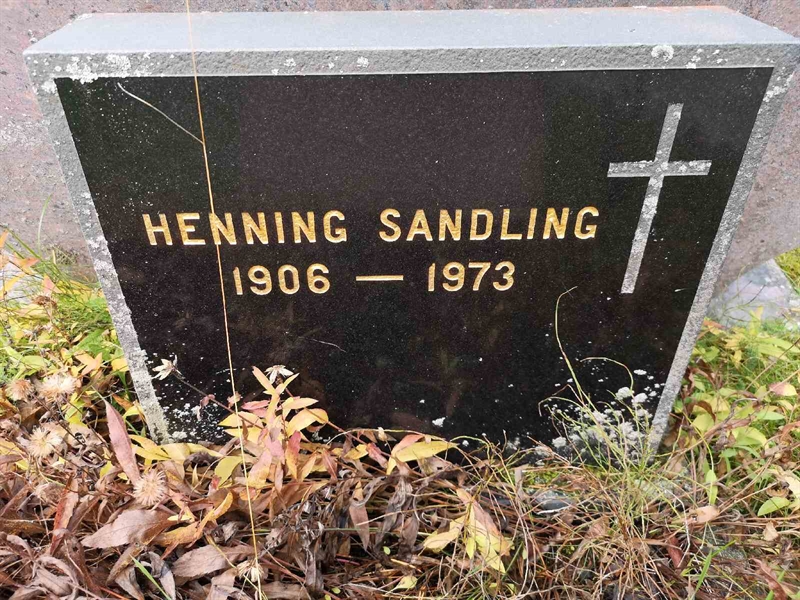 Grave number: VLM 11    12:1-2