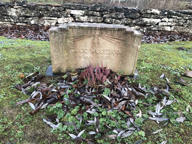 Grave number: L A    14