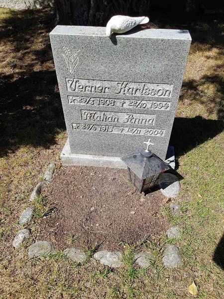 Grave number: 01  2214