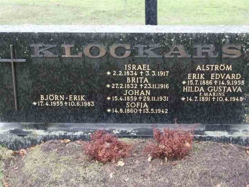 Grave number: 1 GA 01     51-52