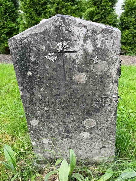 Grave number: 1 Ö 15   246V