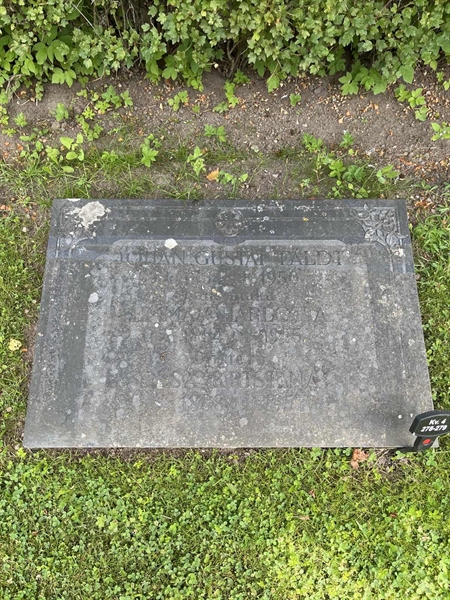Grave number: 33 4   278-279