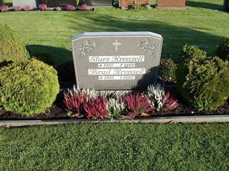 Grave number: FG T     7, 8