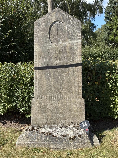 Grave number: 33 5    25-26