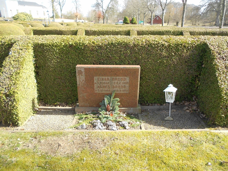Grave number: V 33   188