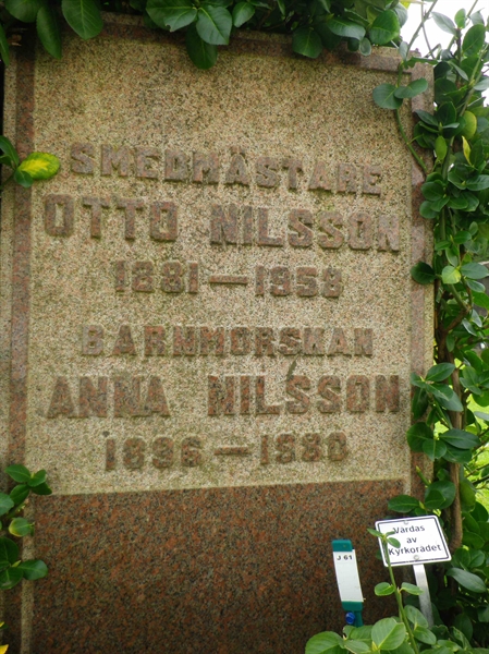 Grave number: VI J    61, 62