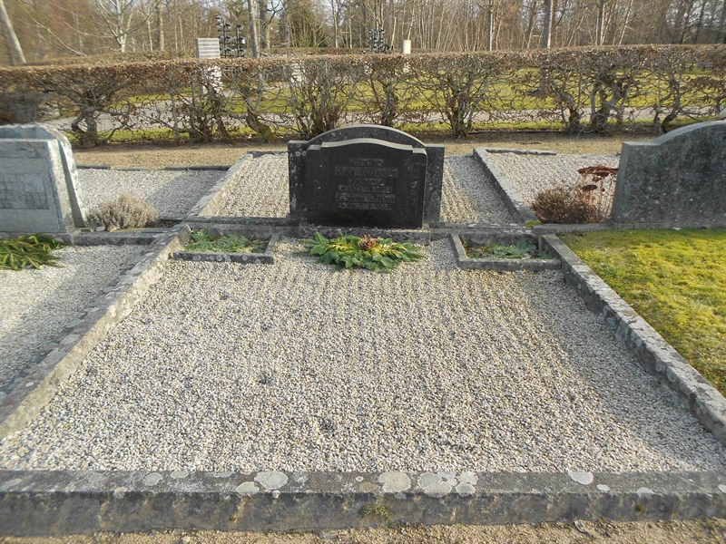 Grave number: NÅ M4   107, 108