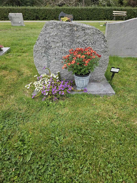 Grave number: Fr 8   107-108