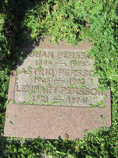 Grave number: BO 03    16