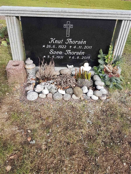 Grave number: RK M 1    17, 18