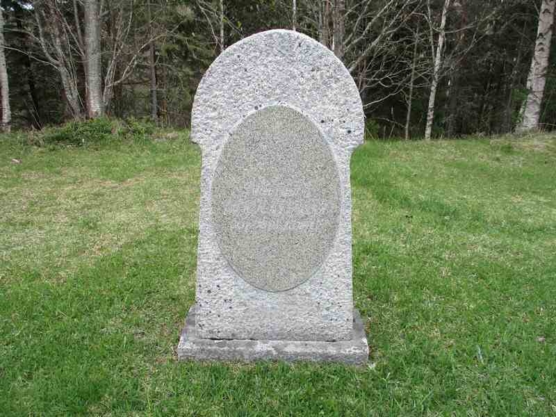 Grave number: 03 002     9:1-2