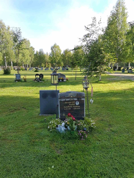 Grave number: NK 22    21-23