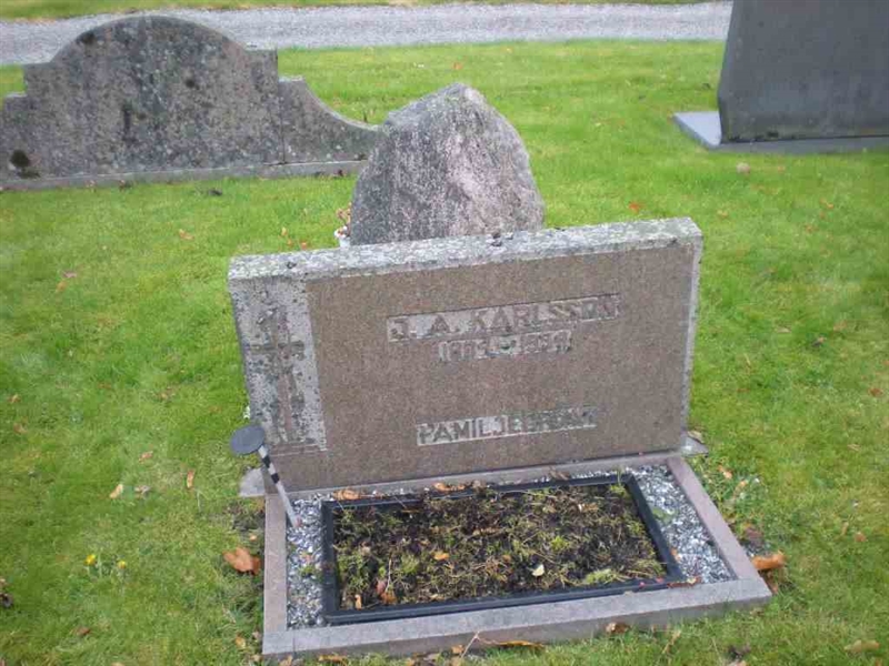 Grave number: N 003  0300, 0301