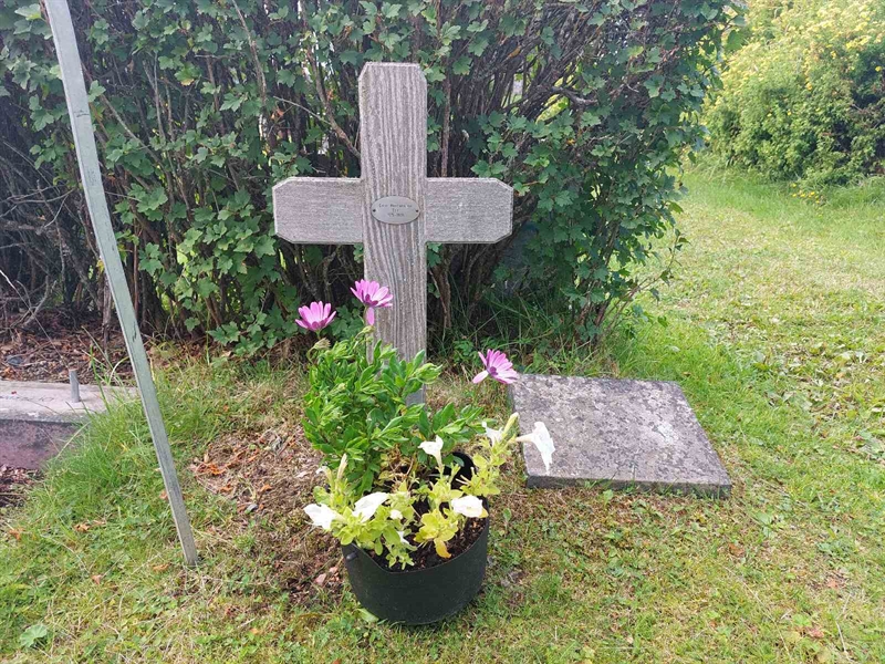Grave number: K K   165