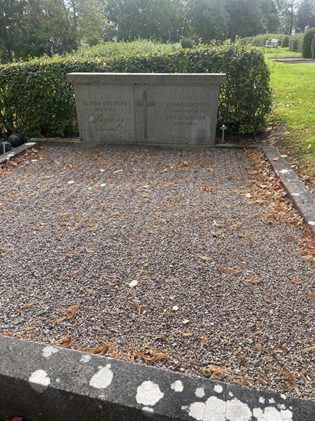 Grave number: 1 1 R   168