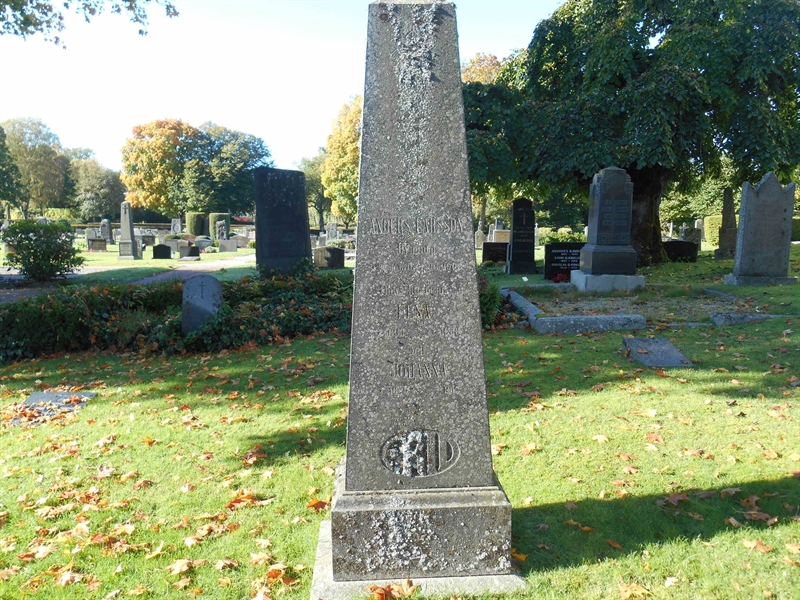Grave number: Vitt G01   33:A, 33:B, 33:C, 33:D, 33:E, 33:F