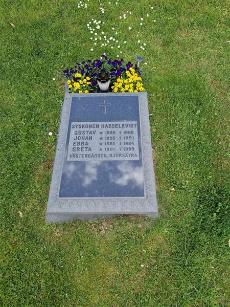 Grave number: 04 F   11, 12, 13, 14