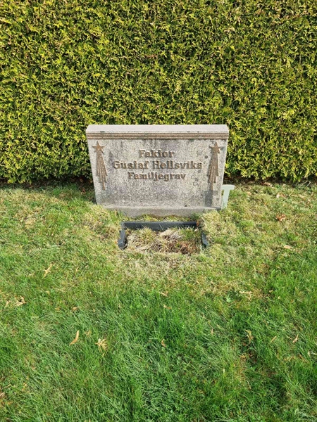 Grave number: 1 03    4